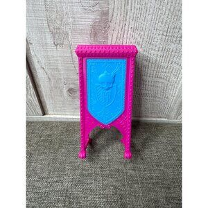 Monster High Deluxe High School Playset Podium Replacement